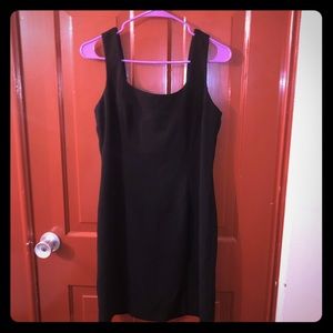 EUC Donna Ricco Petite women’s black dress